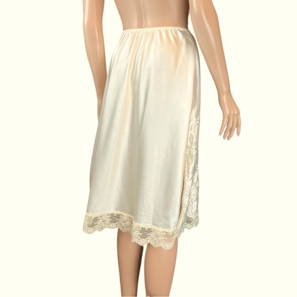 Victoria’s Secret Jewels by SLT Vintage Half Slip, Cream |L - Picture 10 of 17